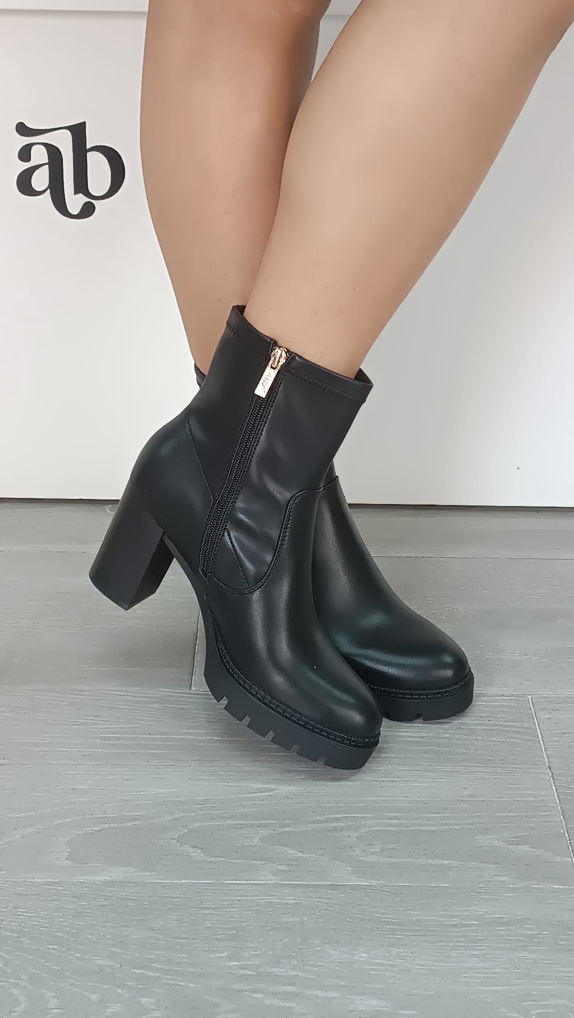 719c9b63-8eb4-4628-b73b-2f886bbe291a