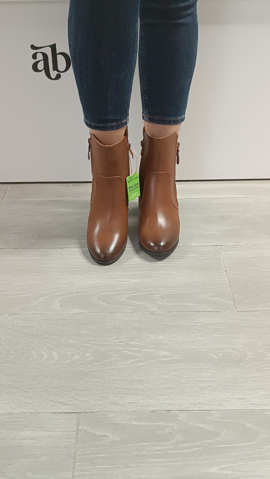 0640033c-63ae-4ddc-af66-2bd20268e735