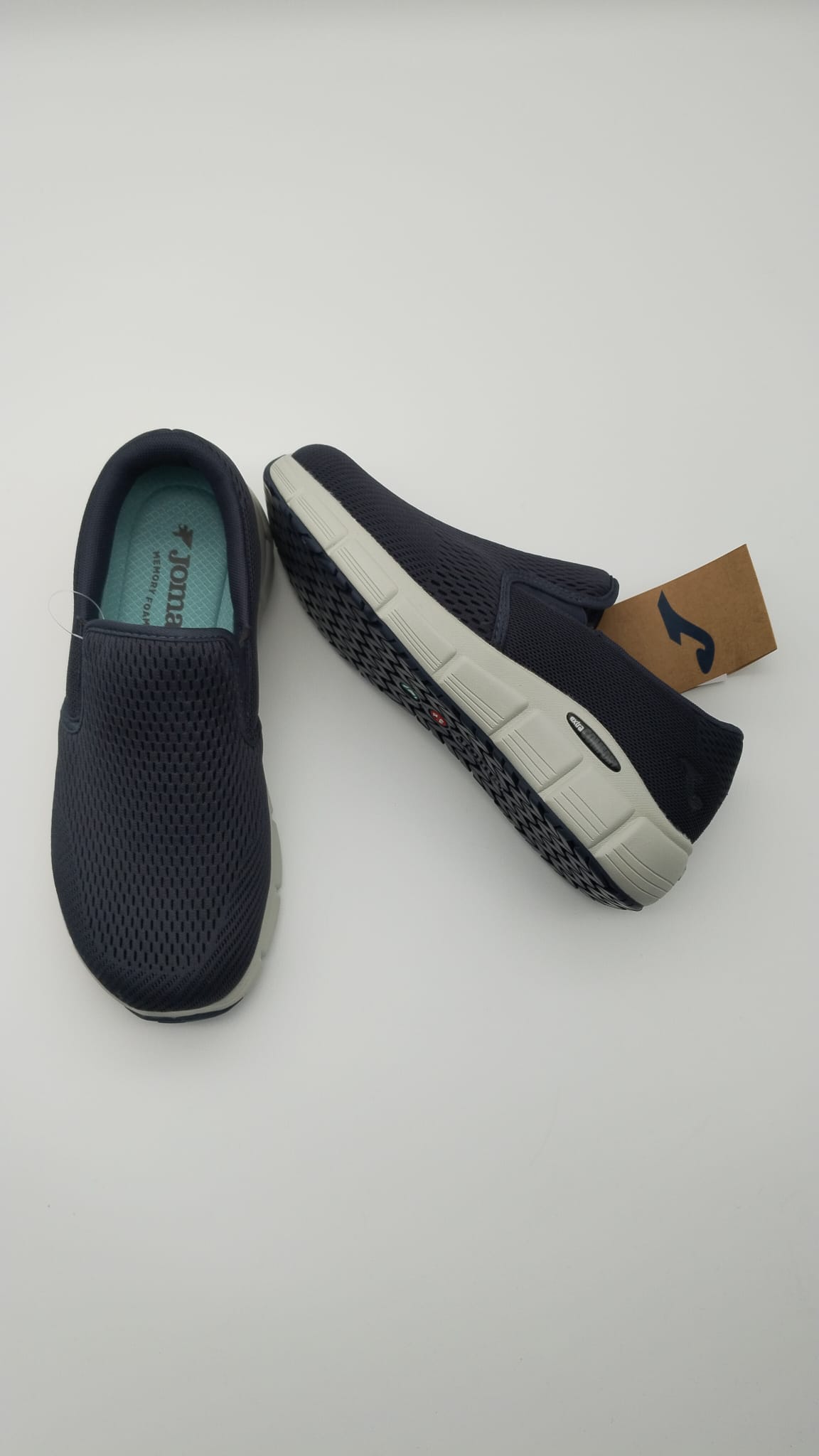 54a76f0d-12e3-4b0c-9d04-cb5b88b958be