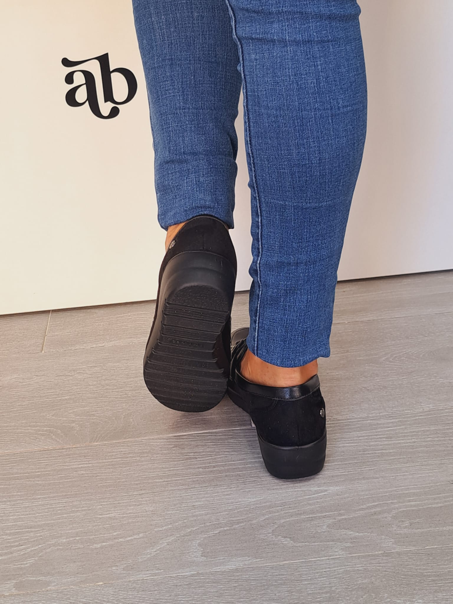 969e49e3-20e2-4fad-9eaa-24579a42d829