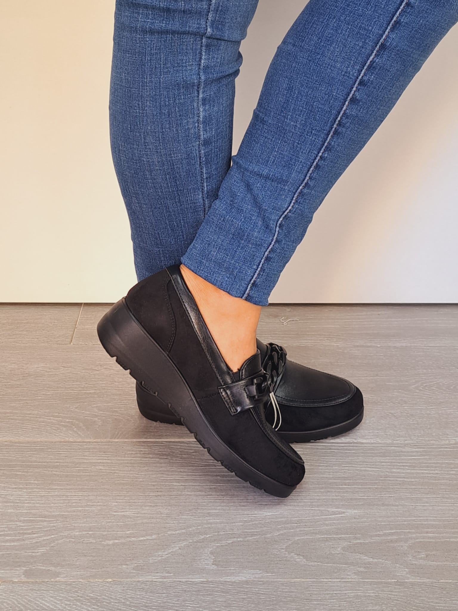 afb79be7-7a58-444b-8655-031e395aba45